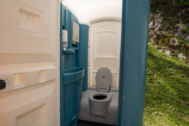 Portable Toilet Options We Offer in Cypress Quarters, FL